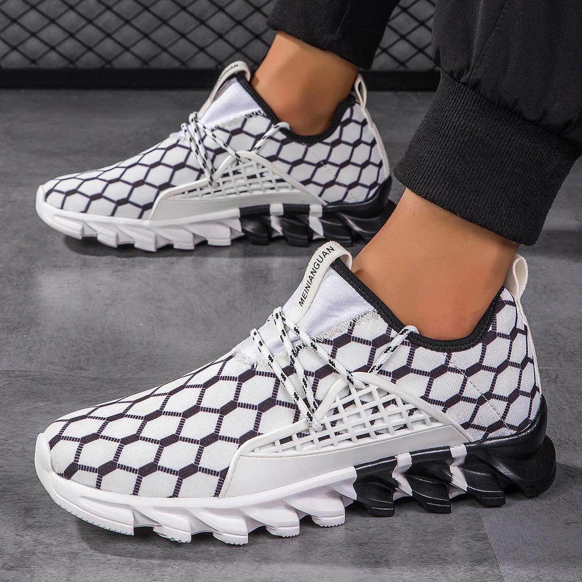 

Мужская повседневная обувь для активного отдыха, дышащая обувь с сетчатыми вставками, модная и стильная мужская спортивная обувь для походов, удобная.