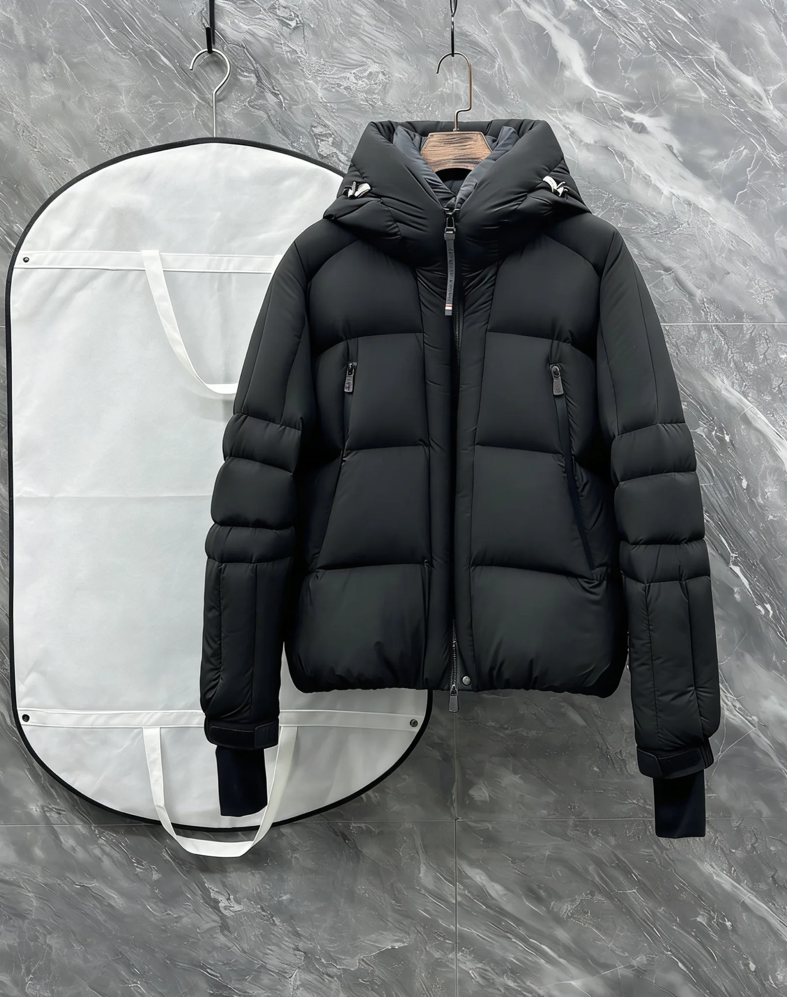 

Men's Black Hooded Puffer Jacket Thickened Warm Winter Down Coat Loose Quilted Outerwear