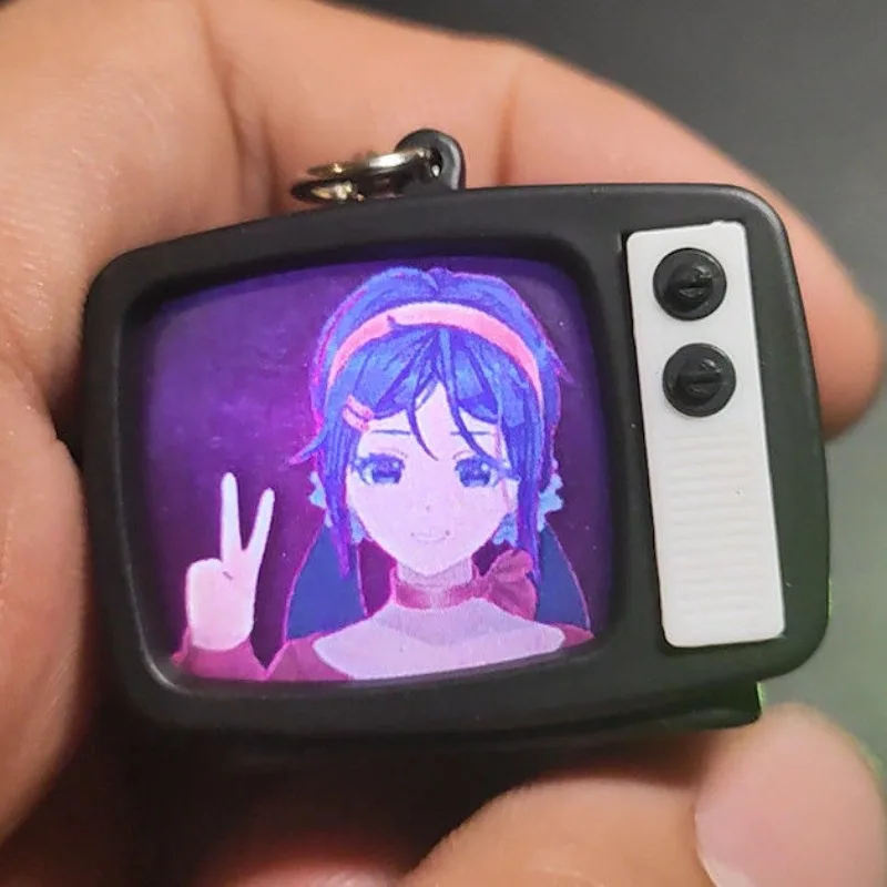 Miside ميتا المفاتيح تضيء التلفزيون مفتاح سلسلة الإبداعية كيرينغ حلية مفتاح سلسلة سيارة قلادة الديكور هدايا عيد ميلاد الاطفال جديد