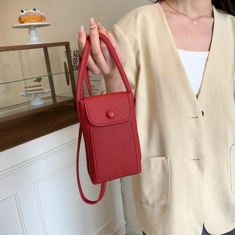 

Элегантная женская сумка для подгузников, стильная сумка через плечо, минималистичная дизайнерская сумка-тоут из винтажной кожи для повседневного использования.