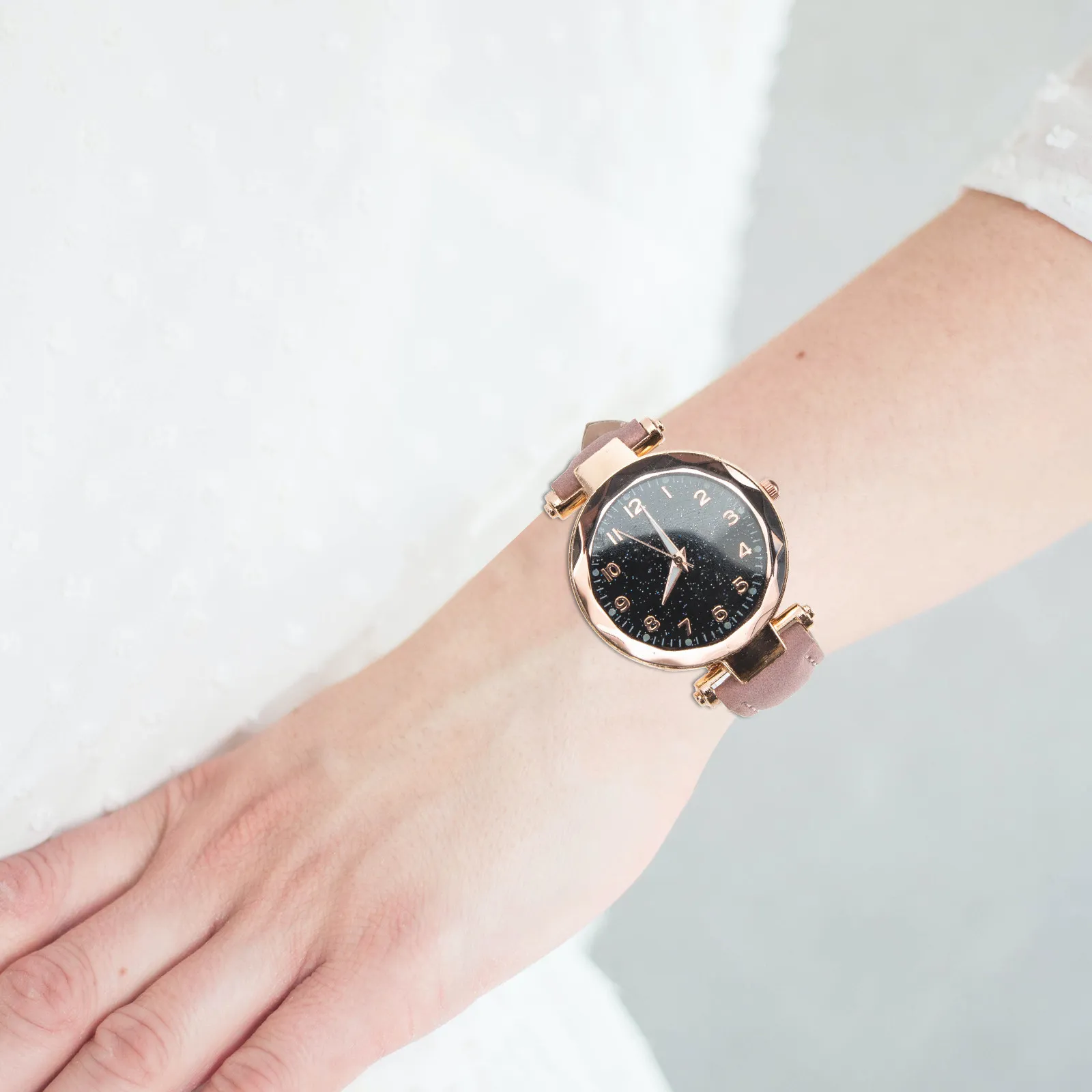 Quartz Wrist Watch Sturdy Material Exquisite Women Watch Fine Workmanship Comfortable Adjustable Wear-Resistant Decorative