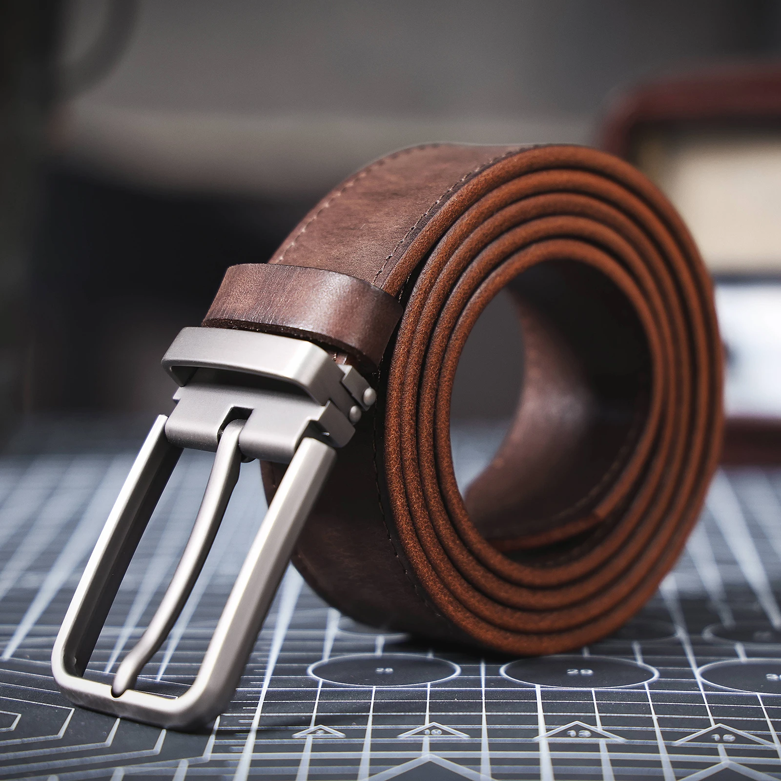 Echtleder-Herrengürtel aus Rindsleder, Italienisches Dickleder mit Geschenkbox, Retro Vielseitiger Herren-Jeansgürtel, Ideale Geschenkwahl – Detail 16