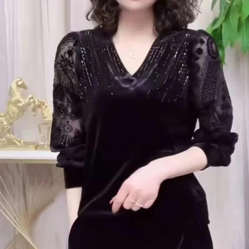 Women's blouses New High-End Diamond-Studded Lace Stitching Mother's Clothing Is Thin Black Long-Sleeved V-Neck Pullover Shirt