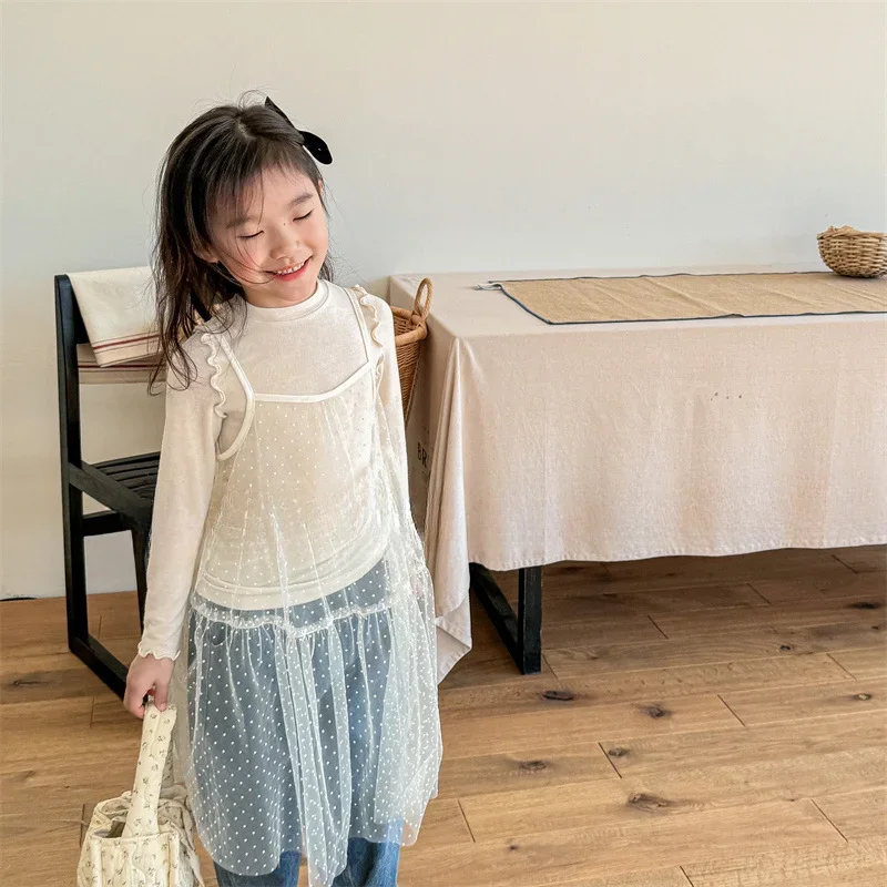 

Корейская версия, прозрачное марлевое платье на бретельках для девочек + базовая рубашка с длинными рукавами, одежда для малышей, коллекция 2024, осенние комплекты одежды для маленьких девочек