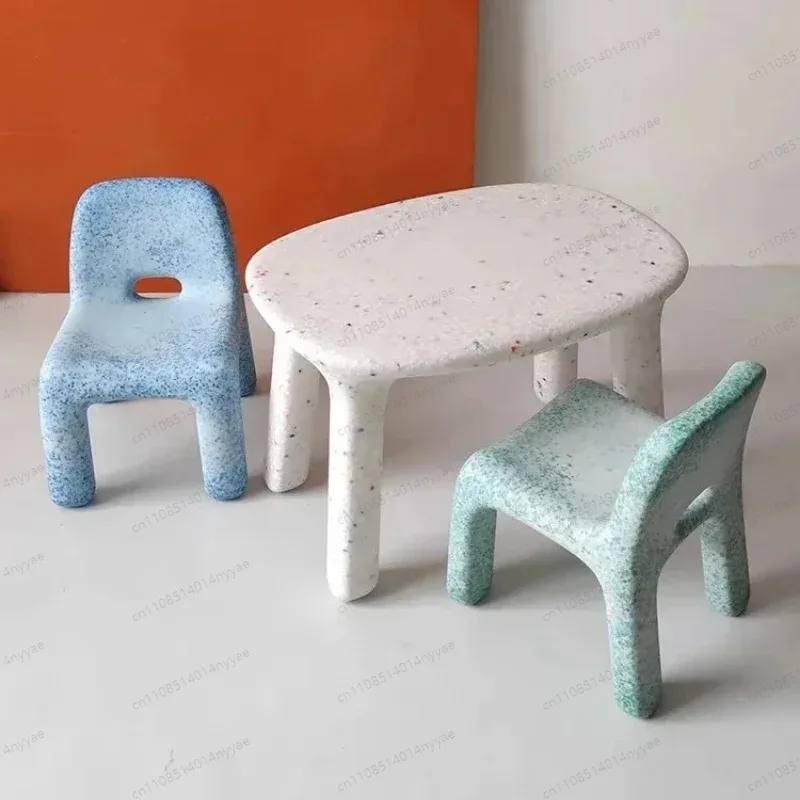 

Nordic Girl’s Table and Chair Set Creative Plastic Writing Desk School Furniture Perfect for Living Room or Study Area