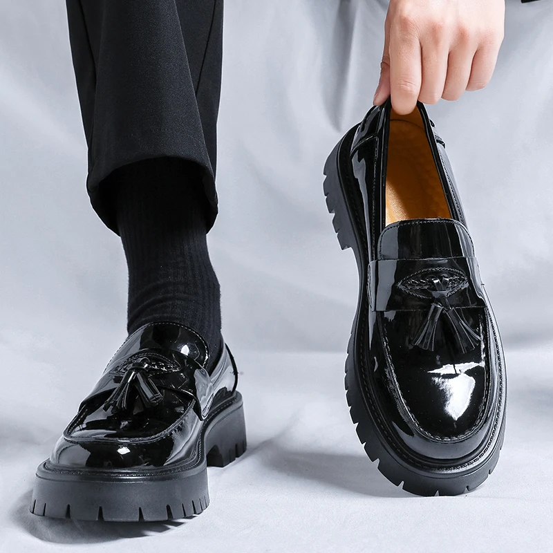 Spring Comfort Thick Soled Leather Shoes Black Tassel Loafers Slip-On Wedding Party Men Shoes High-quality Business Formal Shoes