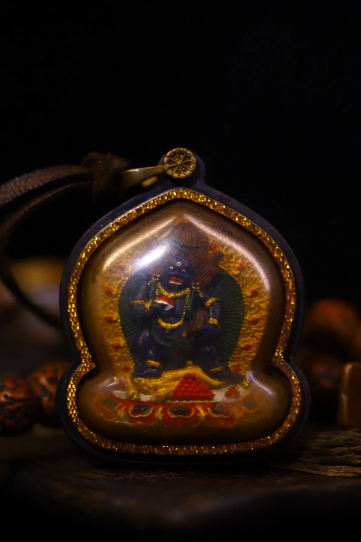 

2"Xizang Folk Old Wipe the Buddha Painted Black Jambhala Buddha Plaque Pendant Amulet Dharam Town house