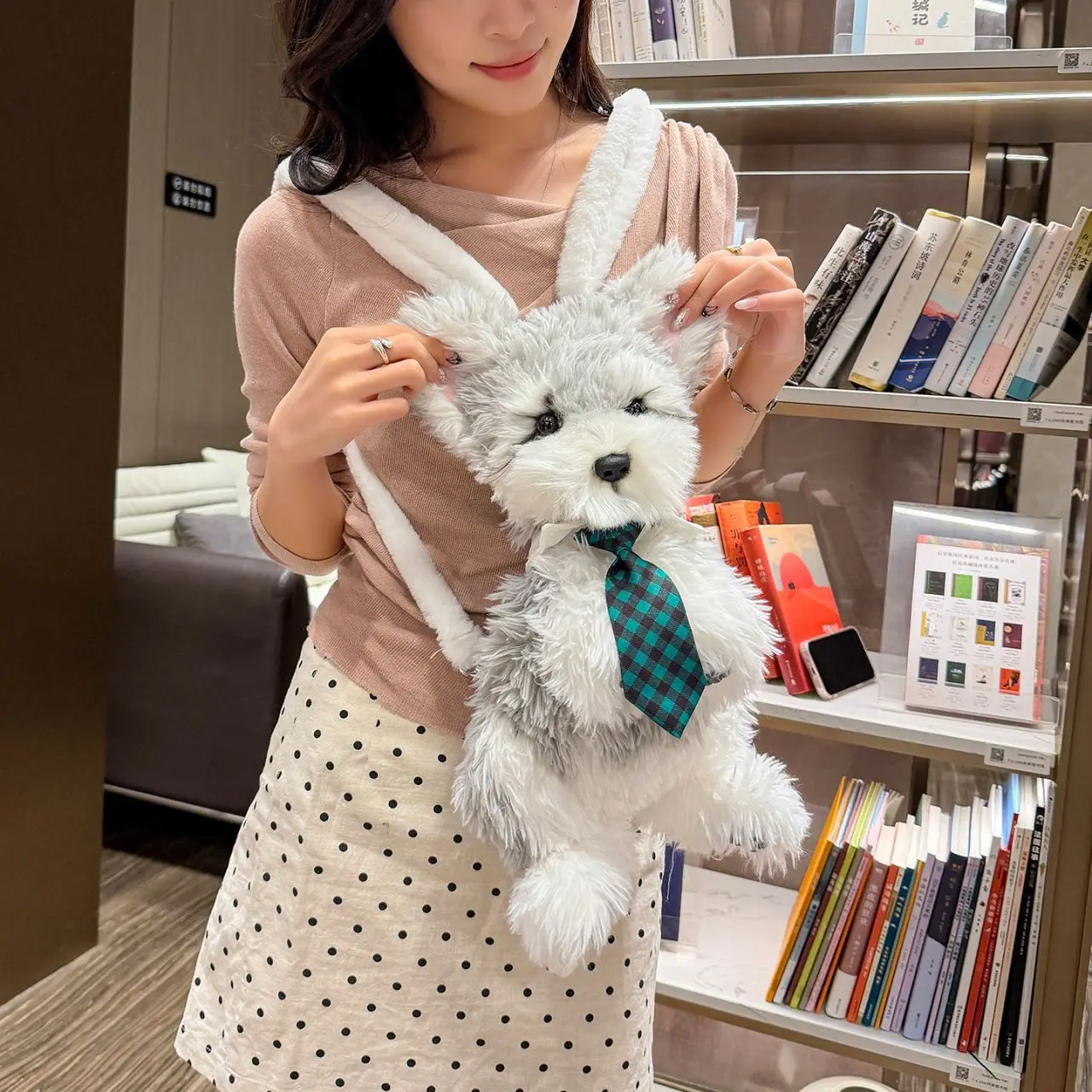 حقيبة ظهر لطيفة واقعية على شكل جرو للنساء من القطيفة للطالبات في الحرم الجامعي حقيبة نهارية للسيدات دمية شناوزر حقيبة ظهر كرتونية ناعمة أنيقة 2025 #5