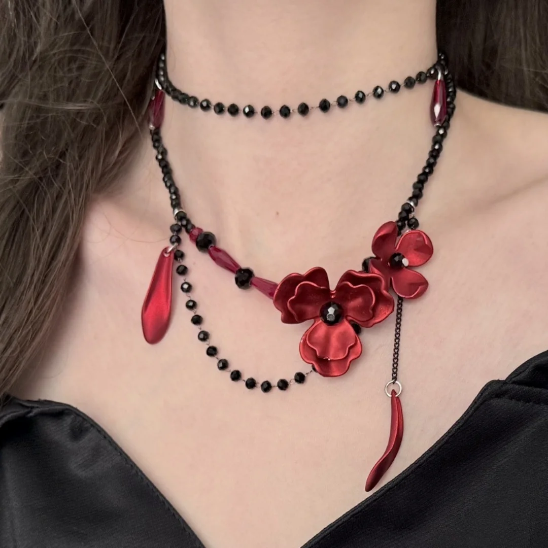 

DUTRIEUX Retro Gothic Punk Red Flower Beaded Necklace Fashion Multilayer Sweet Cool Bad Girl Personality Clavicle Chain Jewelry