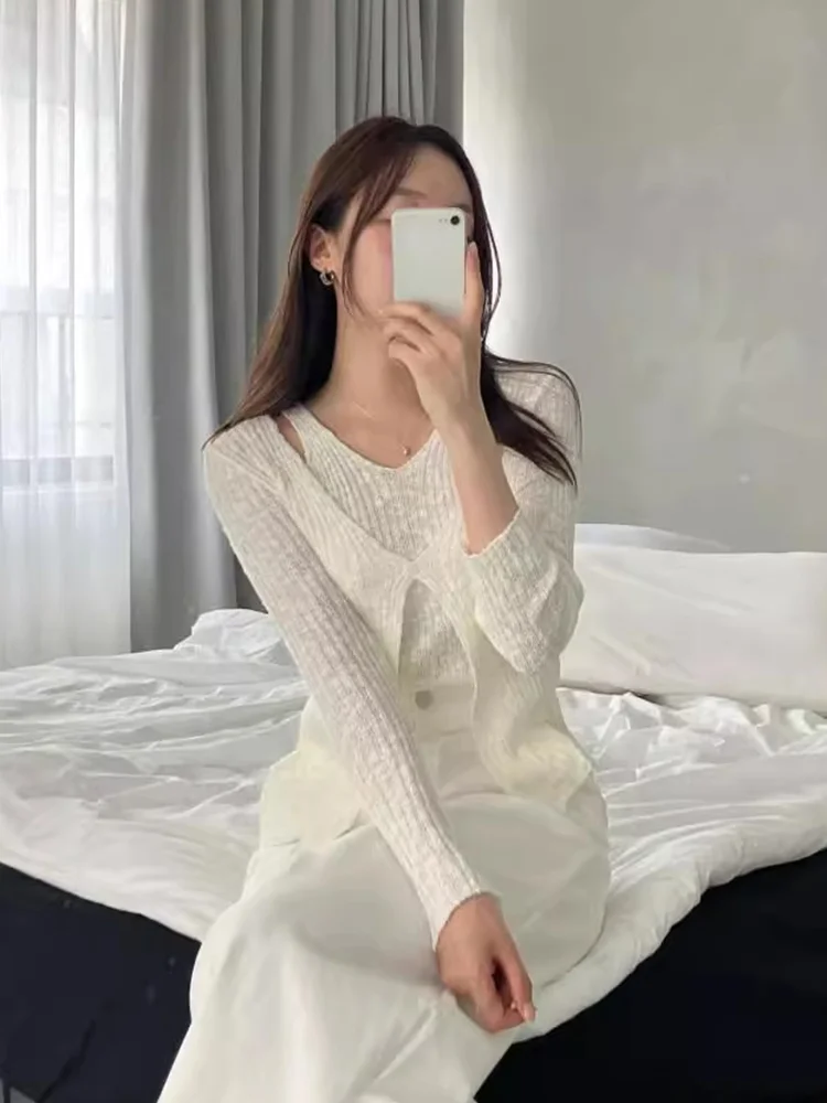 KUSAHIKI Korean Chic Autumn Fashion Hanging Neck V-neck Splicing Fake Two-piece Versatile Long Sleeved Knitted Sweater for Women