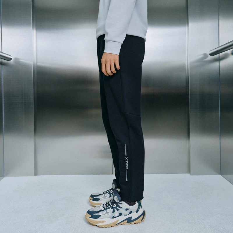 Xtep Gebreide Broek Voor Heren 2024 Lente Uitgebreide Training Heren Joggingbroek Streetstyle Comfortabele Broek 876129630031