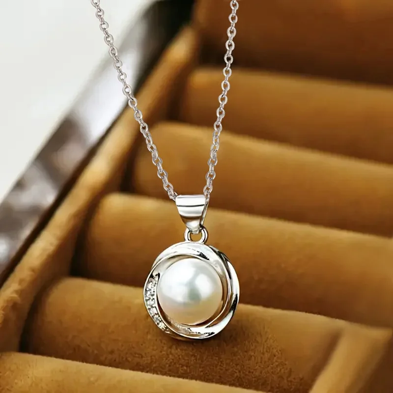 Sweet and Classic Round Pearl Zircon Necklace From Europe and America, Elegant and Refined Jewelry Accessories for Female Actors