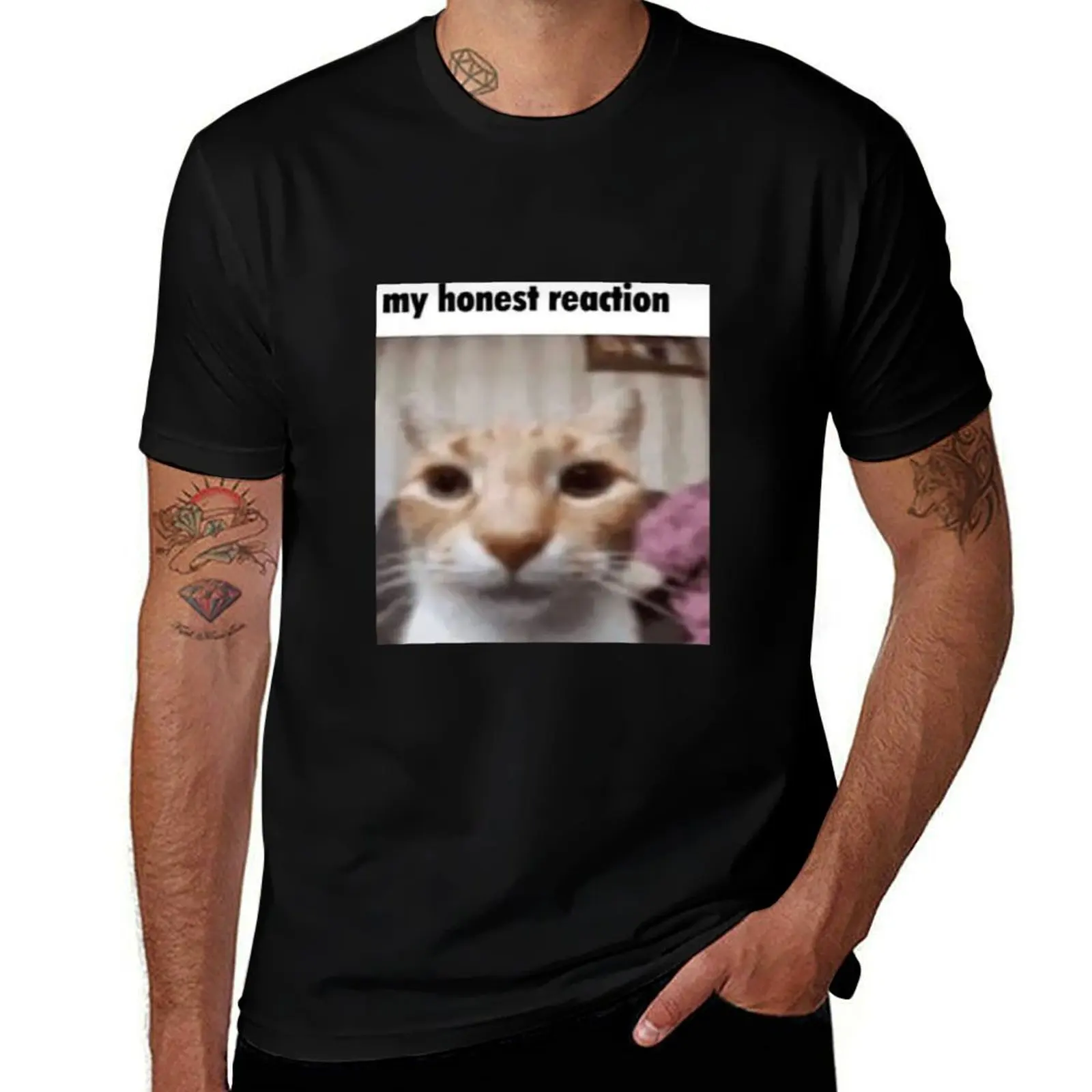 T-shirt en tissu extensible confortable, réaction honnête et sincère