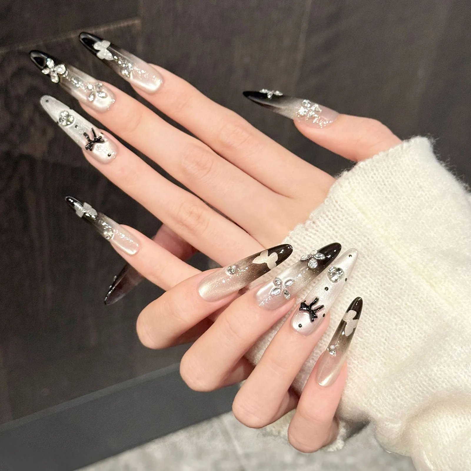 10個入り ハンドメイド グラデーションブラウン 付け爪 蝶々ダイヤモンド装飾付き 高級フェイクネイル 着用可能 キャッツアイ 付け爪チップ