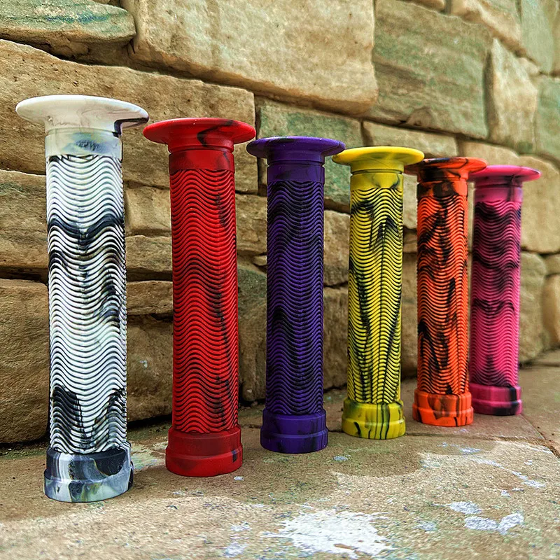 Extended Mixed Color Rubber Bike Handle Grips, Anti-Slip Universal Grips for Mountain Bike, Fixie & Wide Flat Bar