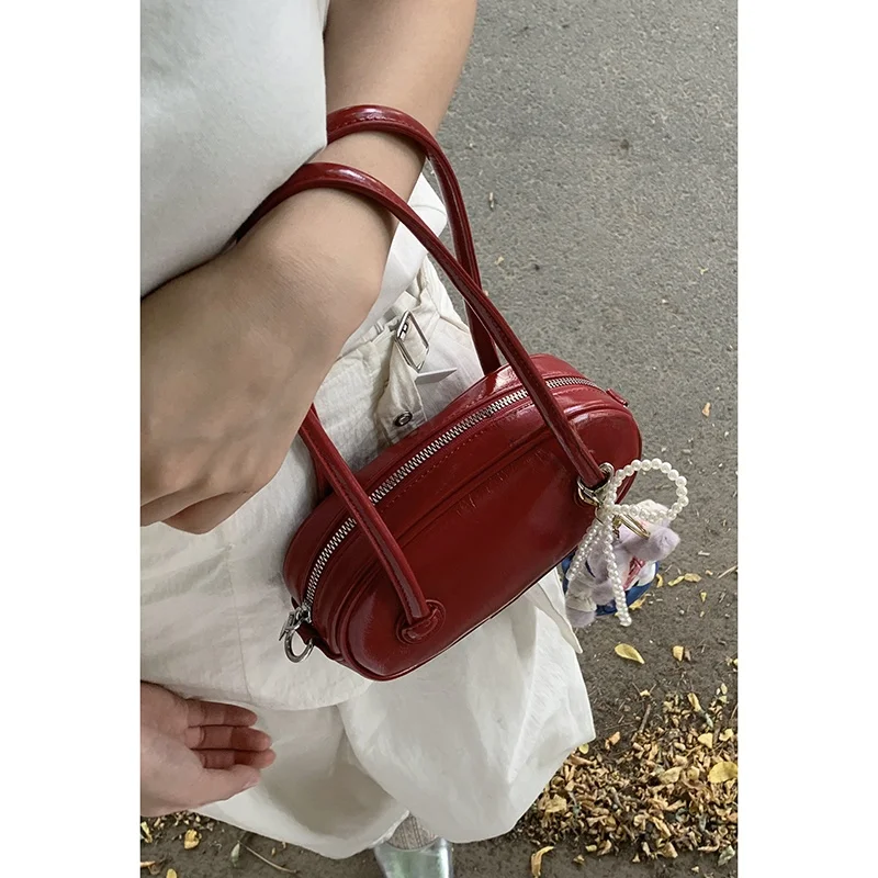 bolsa-de-ombro-casual-fena-vermelha-para-o-verao-bolsa-versatil-de-ombro-Unico-novo-estilo-2024-moda-coreana-em-couro