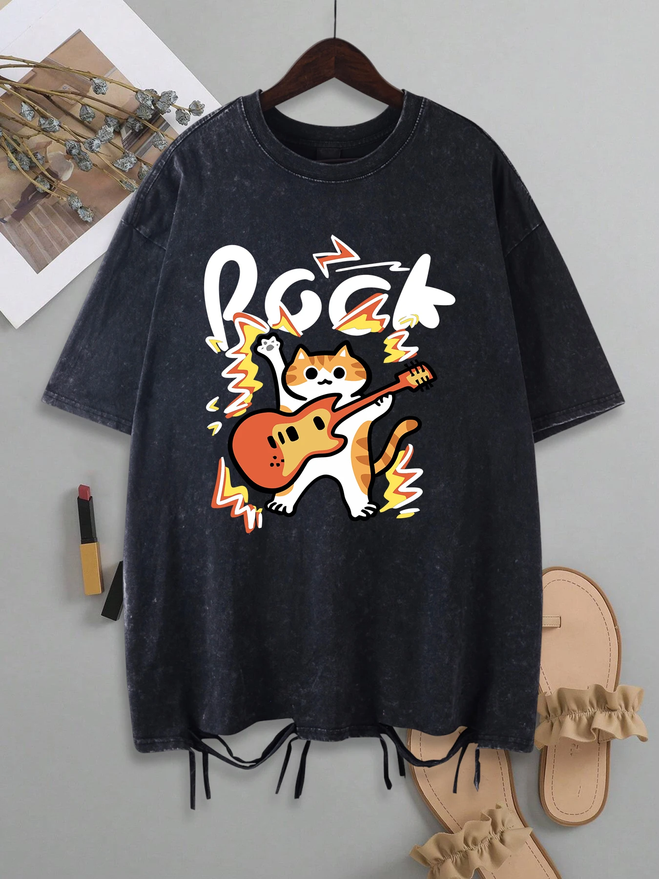 

High Flying Butterfly Print Female T-Shirts Breathable Washed Holes Tee Shirt Casual Short Sleeve Unisex Cotton Streetwear