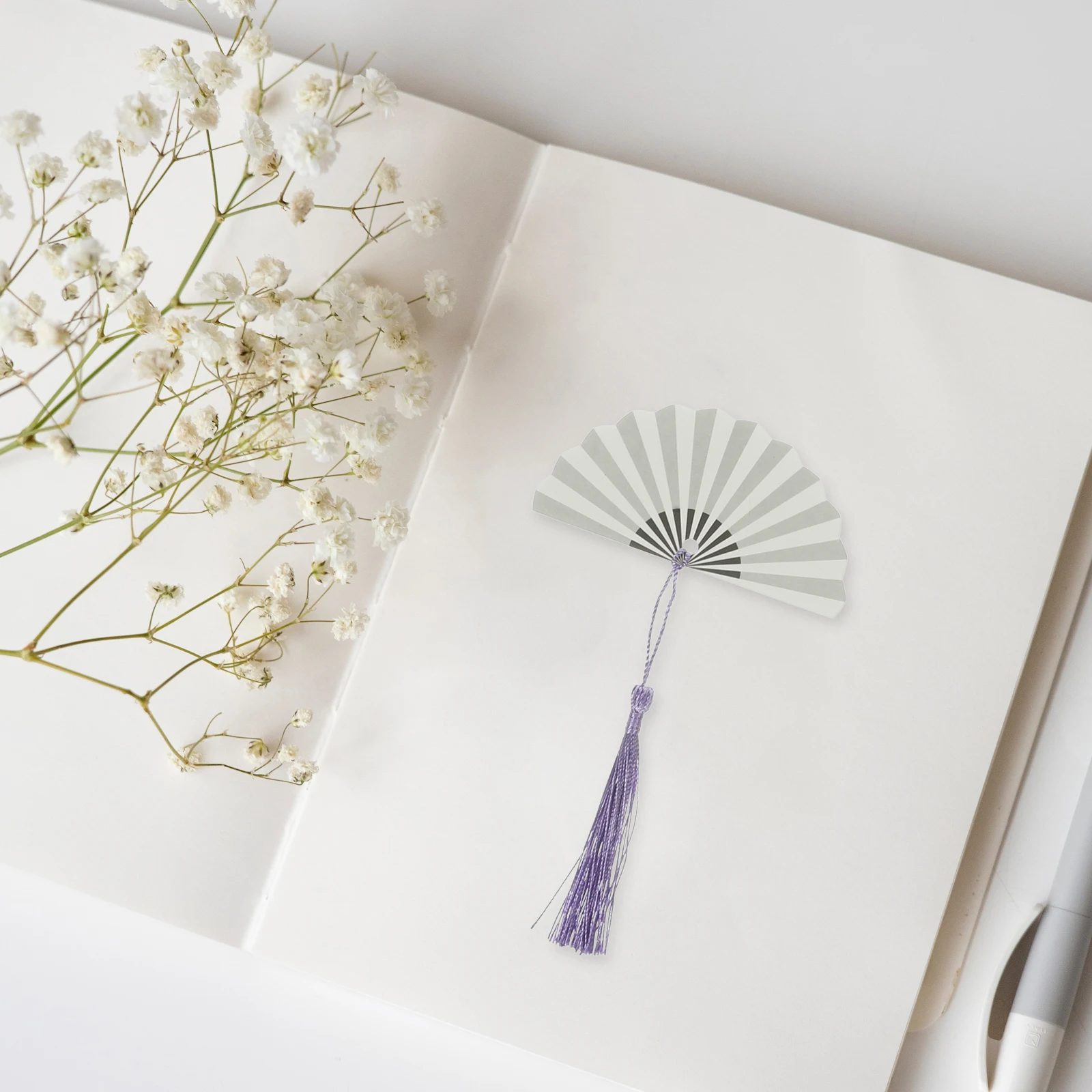 

1 set 1 Set Of Paper Blank Fan Bookmarks Unpainted Tassel Diy Craft Tags Doodle Hanging Markers For Christmas Party Decorations