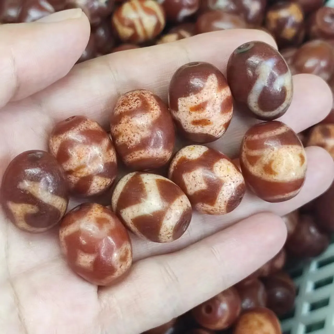 1pcs/lot natural multi-pattern old agate dalo dzi red Weathering lines calcify archaic Accessories jewelry rare Handmade beads