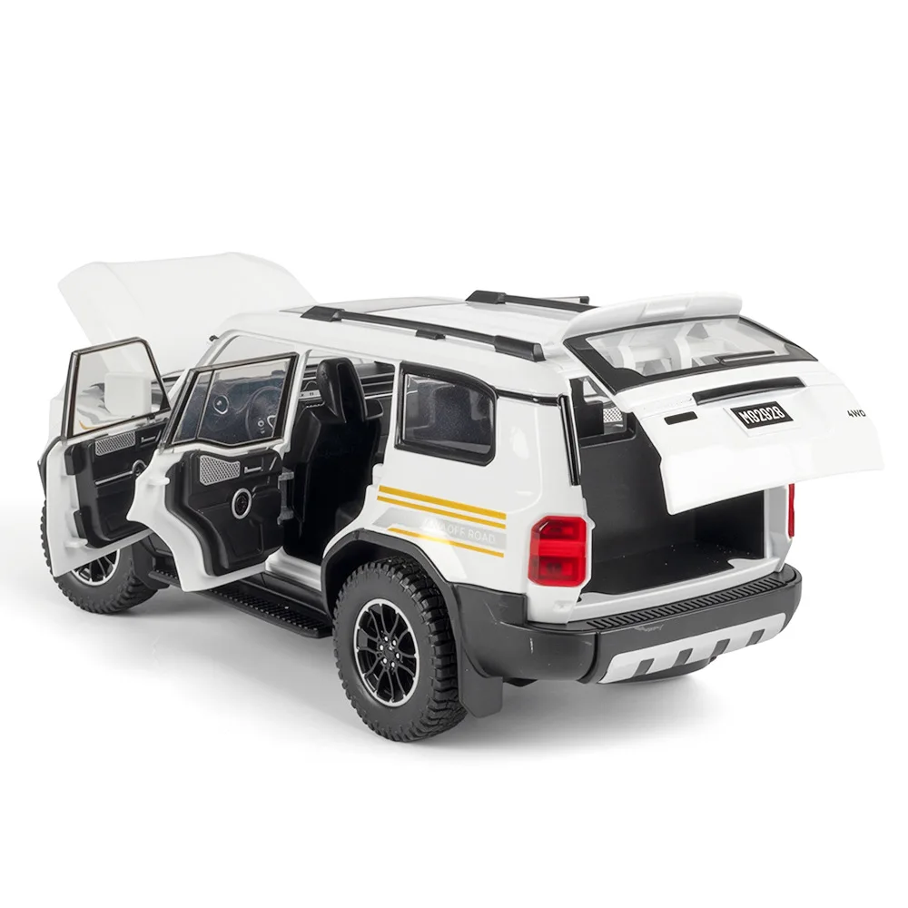 

High Simulation 1/24 Toyota Prado 2026 Diecast Metal Alloy Car Model Sound & Light Off-road Vehicle Collection Ornament Birthday