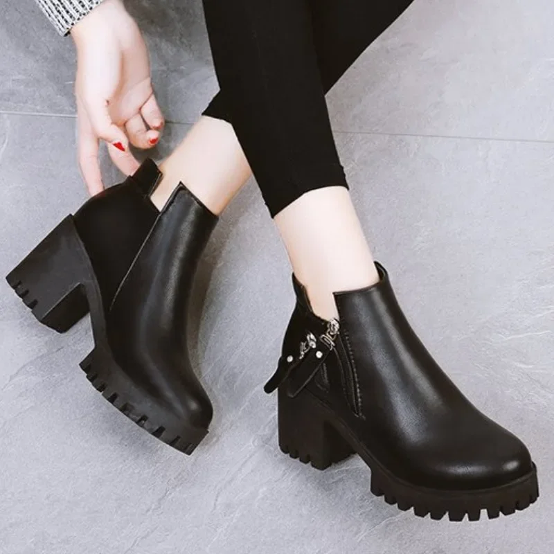 Buty damskie 2024 Winter New Fashion Waterproof Platform Short Boots High Heels Side Zipper Height Increase Antypoślizgowe buty do kostki