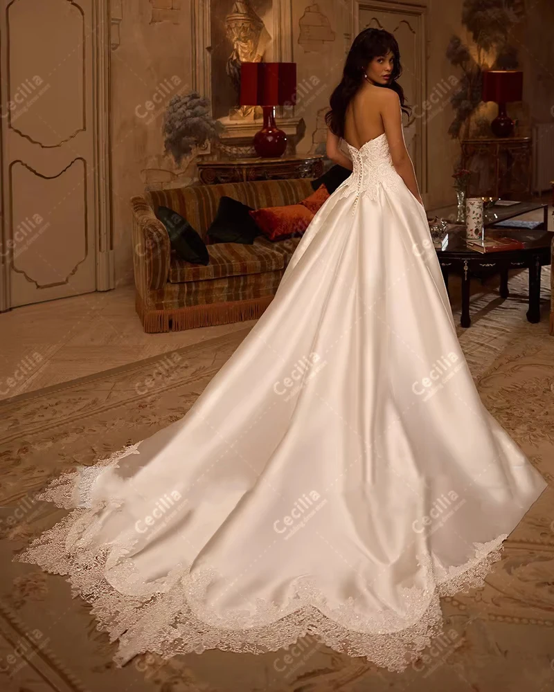 Glamorous Wedding Dresses Satin Bridal Gowns Lace Appliques Sleeveless Backless Robes For Women Customized Vestidos De Novia