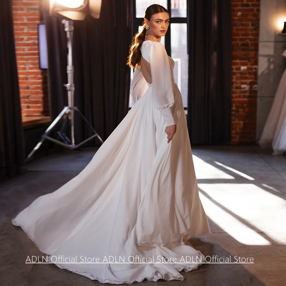 Customized Simple Wedding Dress Robe De Mariee Puff Sleeves V Neck Sequined Applique Pleated Sweep Train Bride Gown