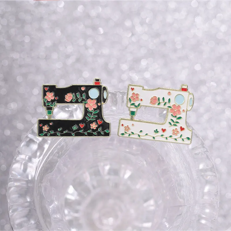 Vintage Brooches Cartoon Flower Sewing Machine Metal Badges Small Gifts Wholesale Lapel Pins for Backpacks Cap Pin Brooch Badge