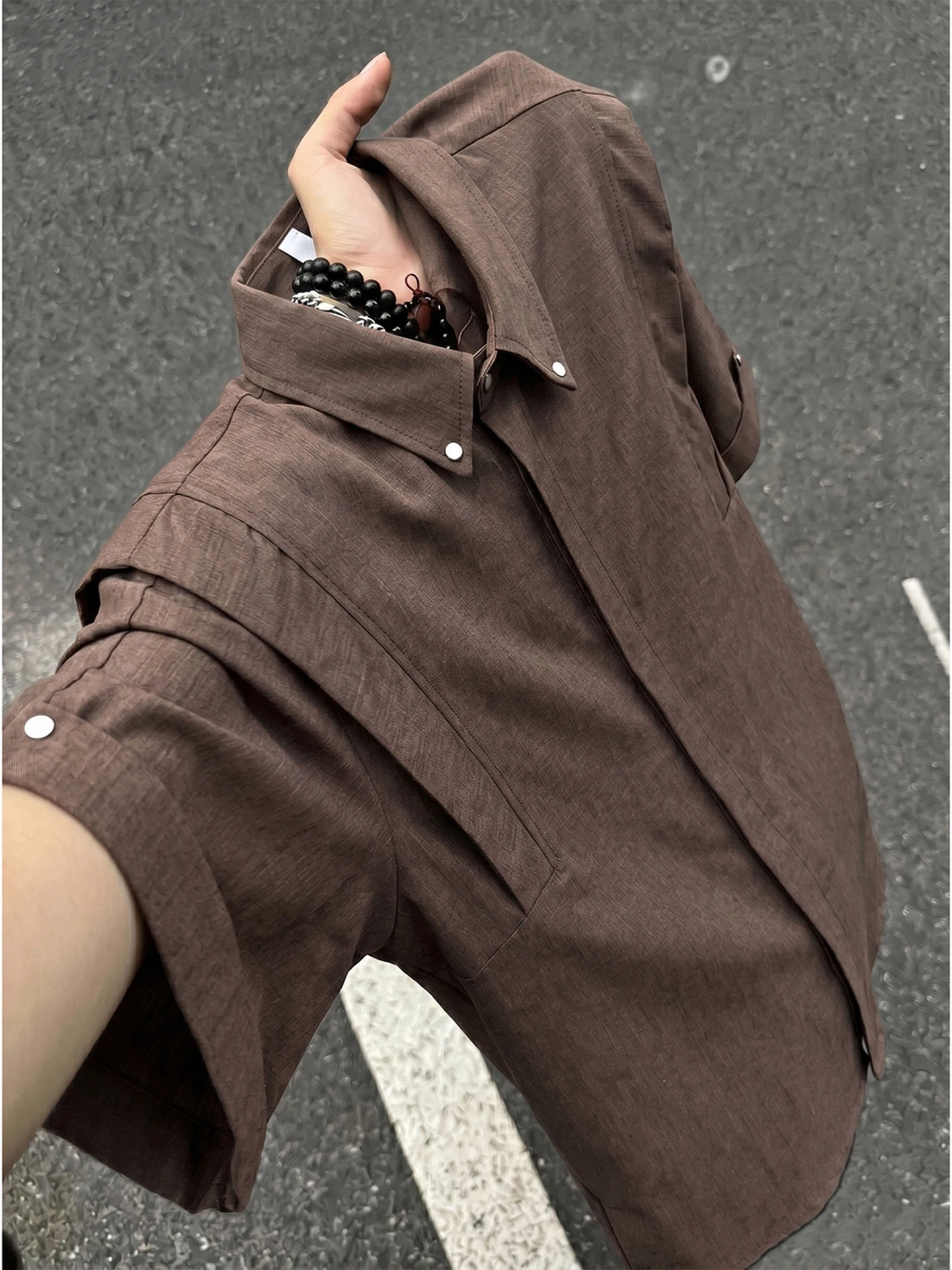 

Café Brown Men's Short Sleeve Shirt Fake Two-Piece Design Rivet Shoulder American Decomposition Linen Feel Summer Fashion