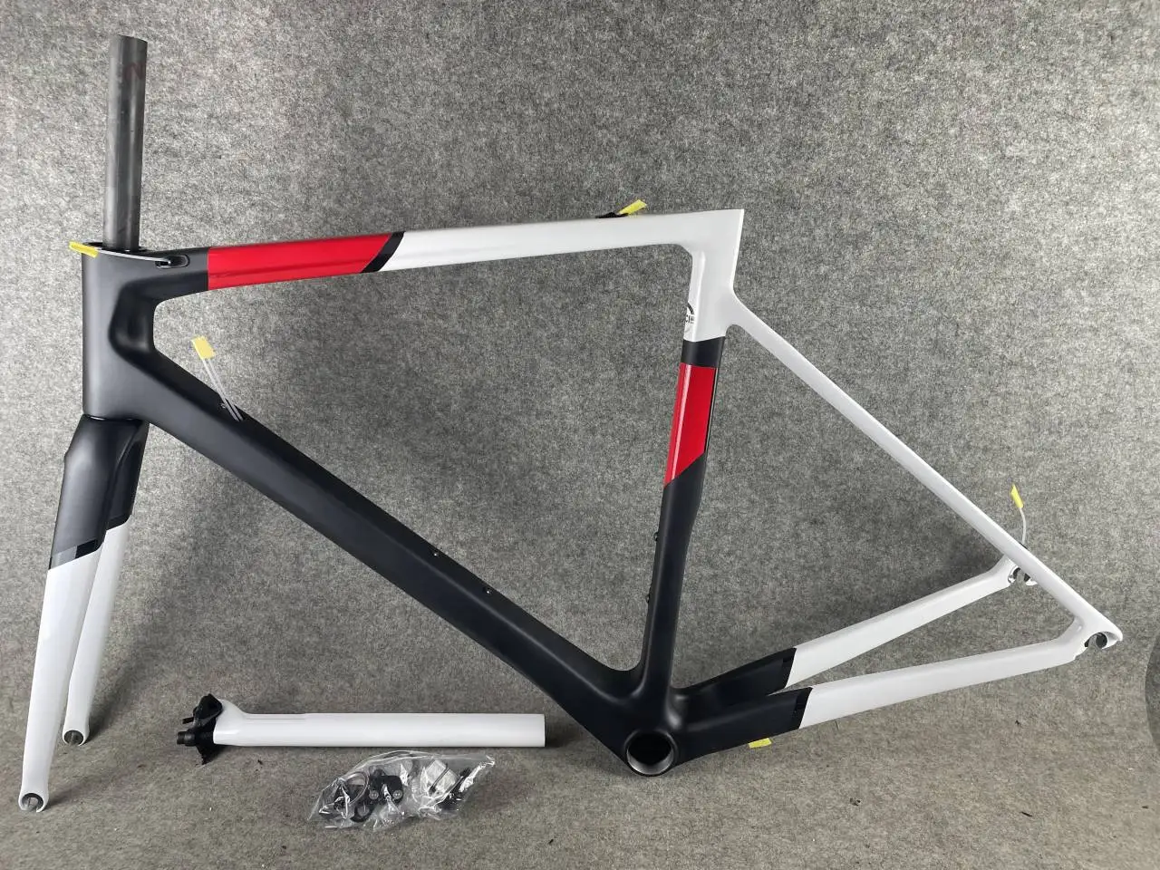 New Model Carbon road bike V3rs carbon Frameset Disc Brake Bicycle Frameset Racing bicycles XDB DPD available for 20 colors