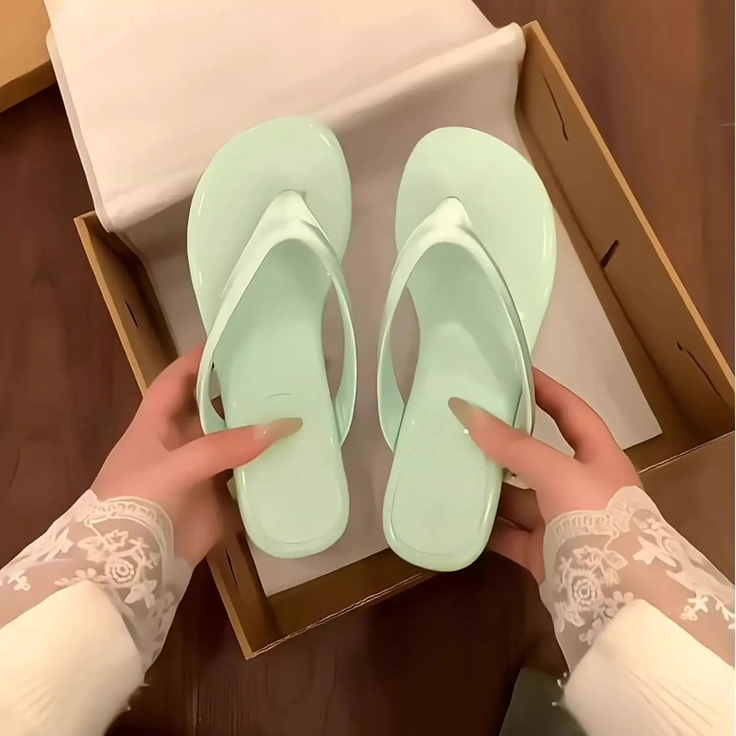 Trendy Women's Thong Slippers Summer Outdoor Wear 2026 New Style Thick Heel Slope Follow Casual Flip Flops Fashionable