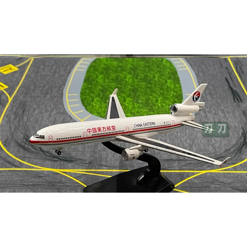 Diecast Scale 1:400 China Eastern McDonnell Douglas MD-11 B-2173 three engine Alloy Aircraft Model Metal Airplane Decoration