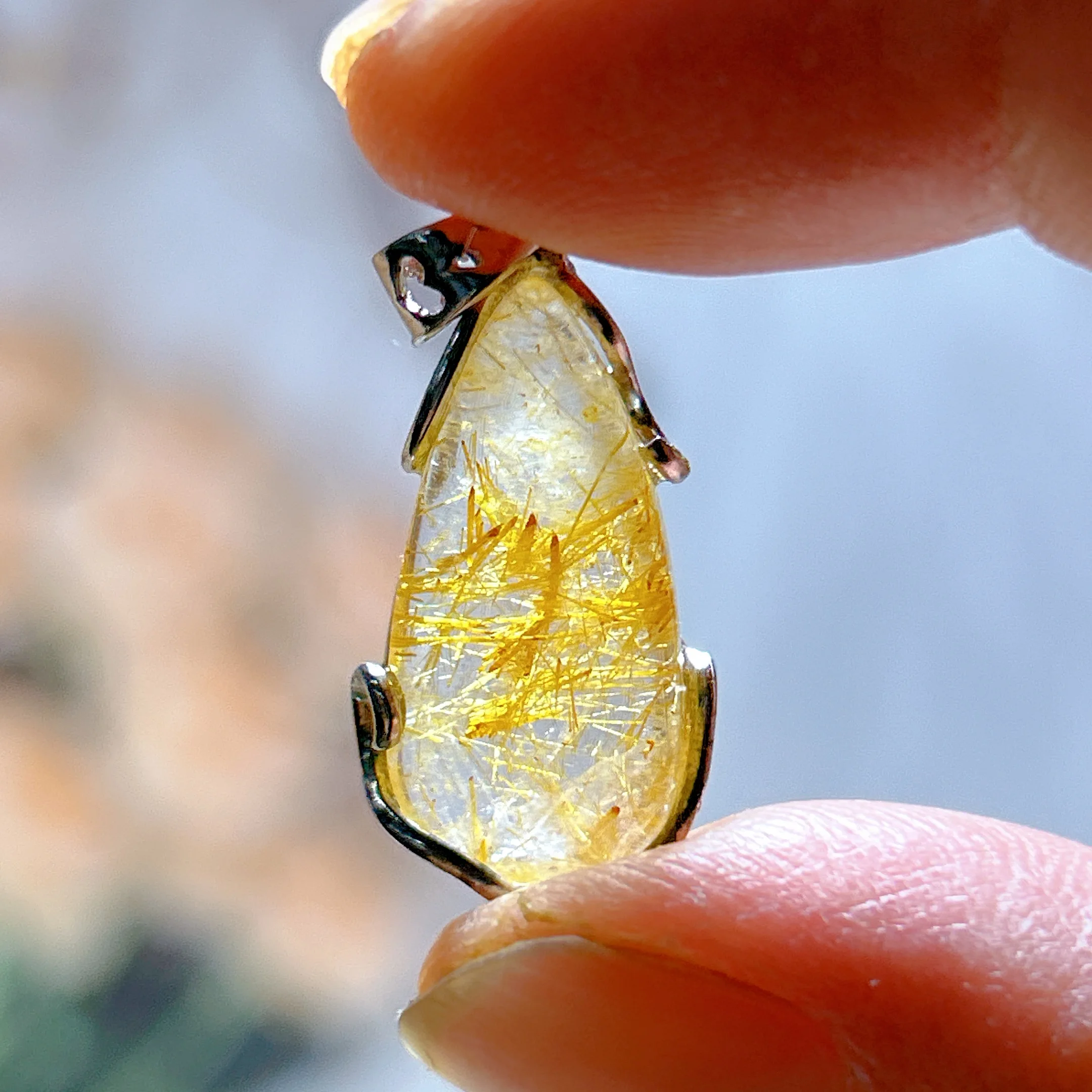 

Natural Crystals Water Drop Carved Golden Rutile Pendant Hang Energy Healing Crafts Desk Reiki Home Decorations Room Decor Gift