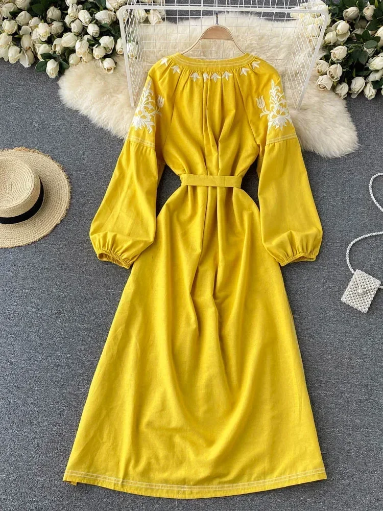 New Spring Autumn Women\'s Embroidered Dress V-neck Tie Split Retro Indie Folk Style Holiday Beach Long Dress Women GD679