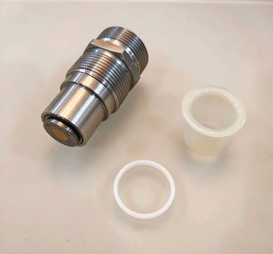 7900 Putty Spraying Machine Valve Core Suction Nozzle Valve Core Suction Valve Accessories