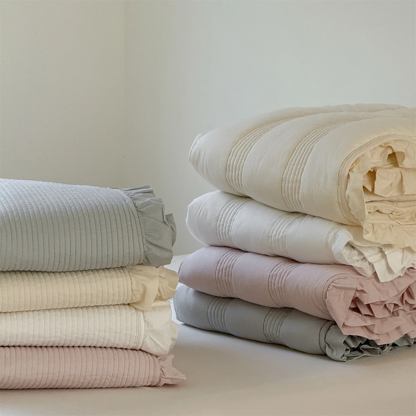 

Elegent 60S Cotton Quilt Set 3PCS Queen Size, Lightweight Summer Bedspread with Scalloped Edge, 200x230cm Thin Comforter