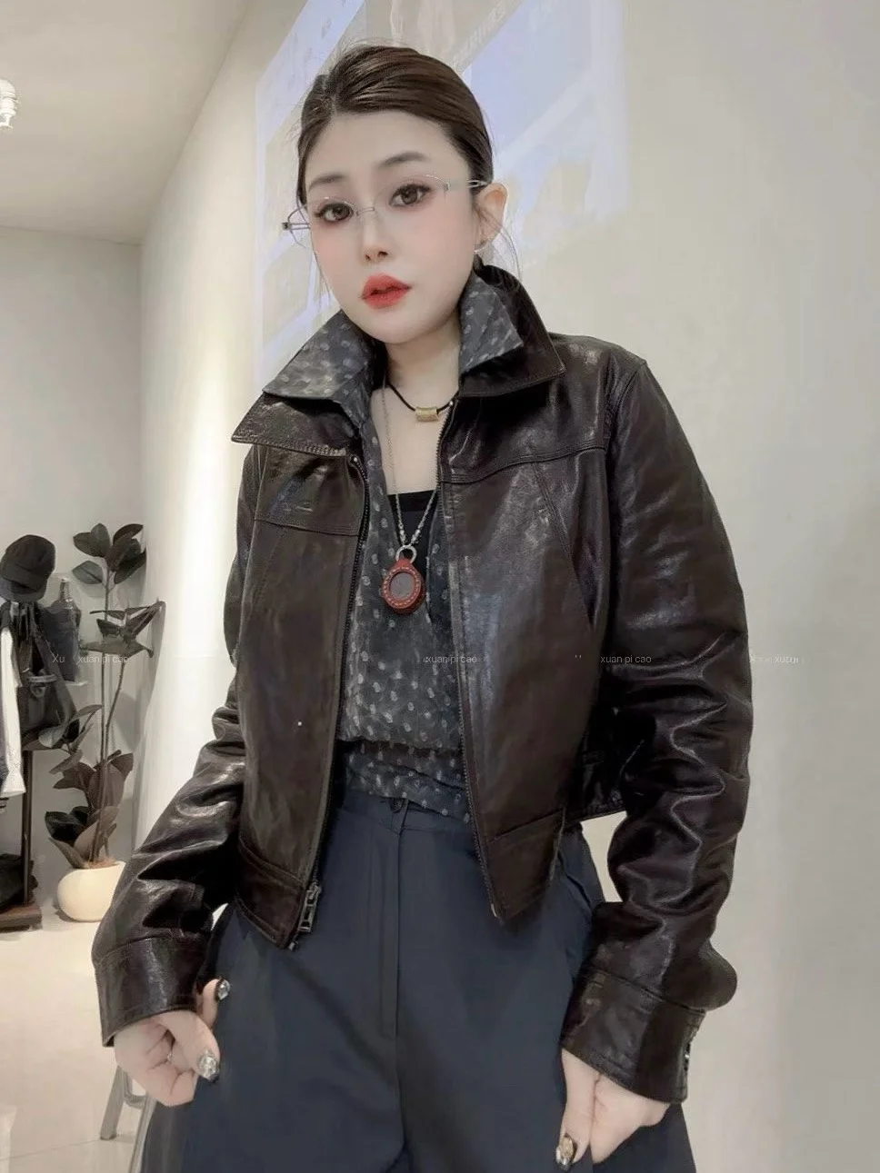 

2025 New Sle Women's eepskin Leather Jaet Loose Fit Casual Mid-Length Slimming Versatile Outerwear Long Sve Coat