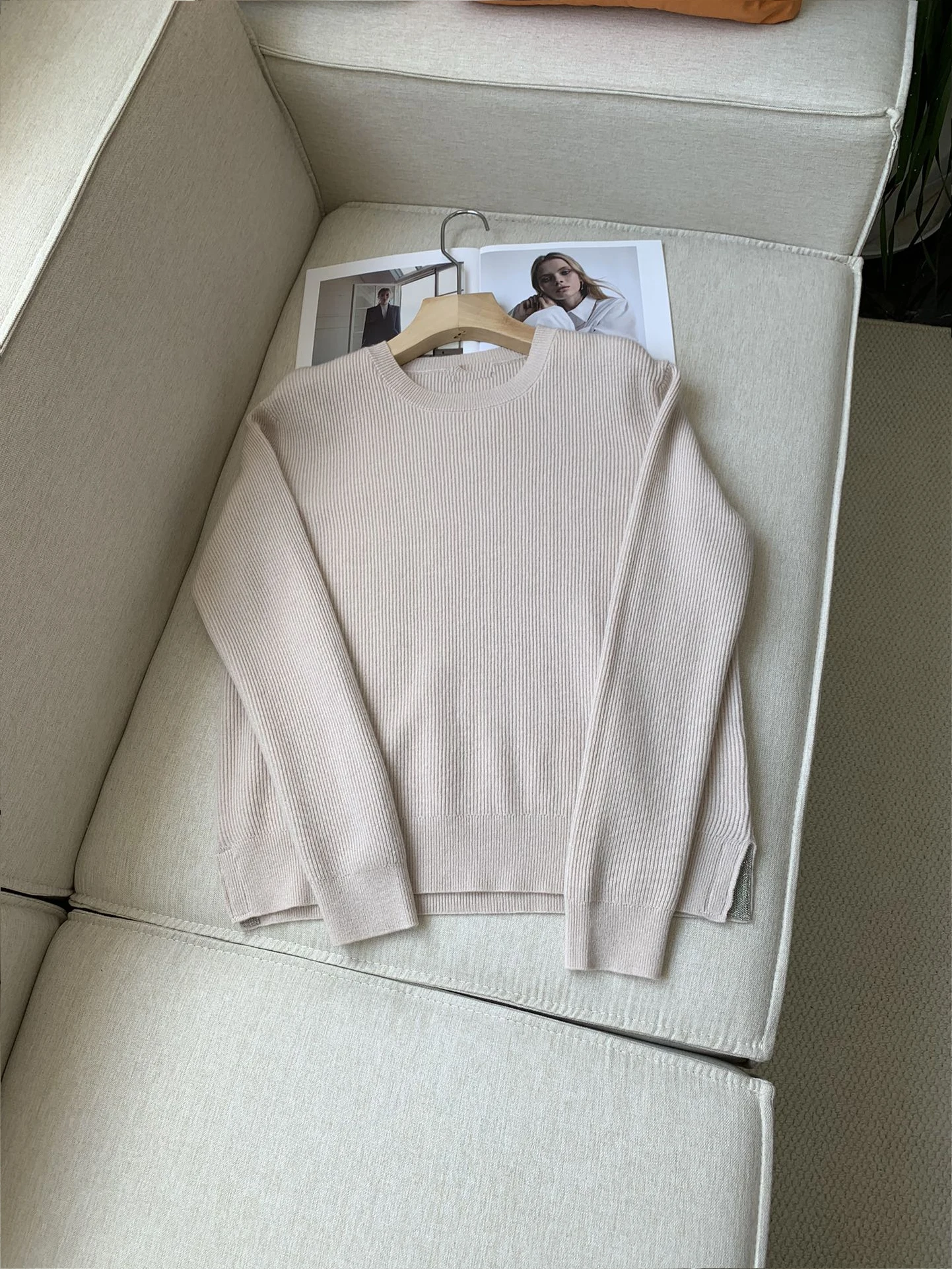 Autumn New Fashion Commuter Beaded Cashmere High Quality Knitted Sweater For Women 2024