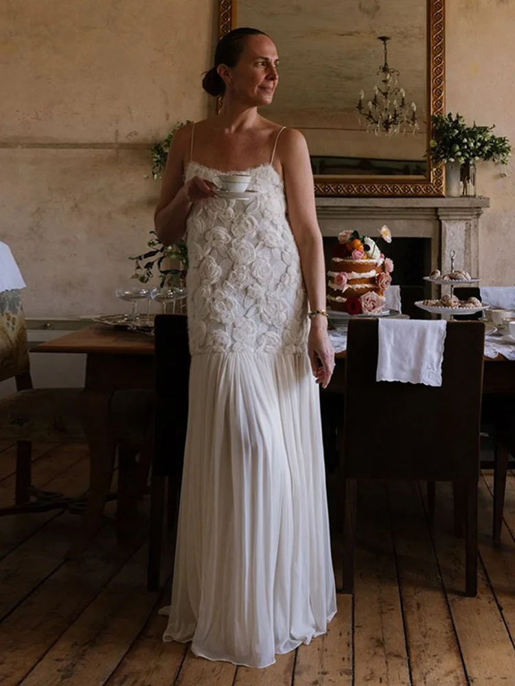 2025년 신상 여름 여성 민소매 플로럴 장식 캐미 드레스 섹시하고 우아한 미니 드레스 해외 판매용