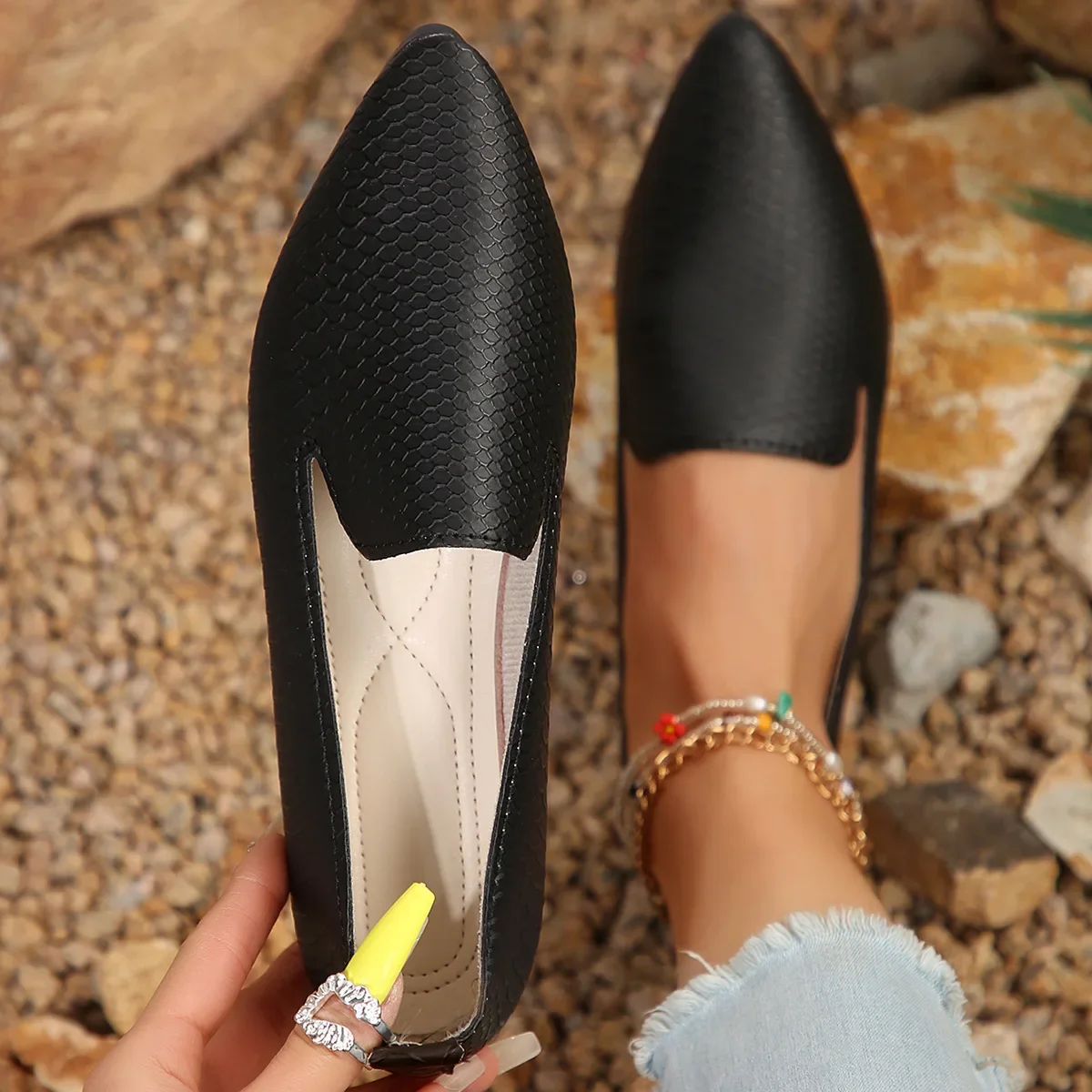Pointed Single Shoes Female 2024 New Shallow Mouth Blue Snake Print Flat Women's Shoes Fashion Versatile Work Shoes Sneaker image 2