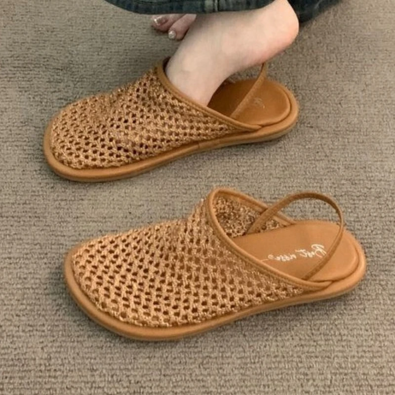 

Женские сандалии из тканой сетки на плоской подошве, мягкая обувь, дизайнерские тапочки с открытой пяткой, новые тенденции, повседневная обувь, модные прогулочные сандалии