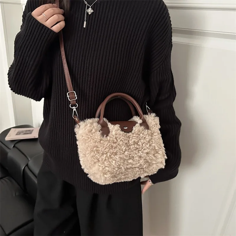 

Bag Lamb Shearling Crossbody Bag New Autumn Winter Style Versatile High-quality Small Niche Single-shoulder Handbag Fuzzy Fur