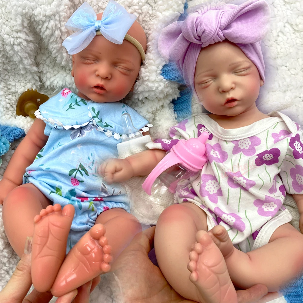 

45cm Lifelike Handmade Silicone Reborn Baby Girl Soft Waterproof Collector Doll Exquisite Craftsmanship for Collection Displays