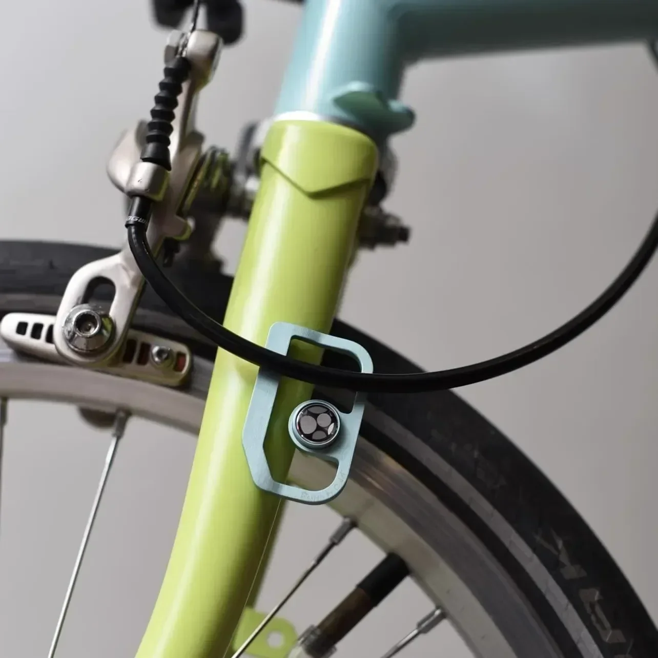 COLORPLUS para horquilla delantera Brompton, placa deflectora de alambre de aleación de aluminio, solo modelo E