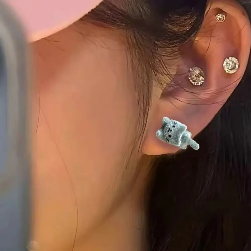 Hypoallergenic Fur-covered Earrings Flocking Resin Exquisite Y2K Animal Ear Studs Three-dimensional Versatile Cute Cat Earrings