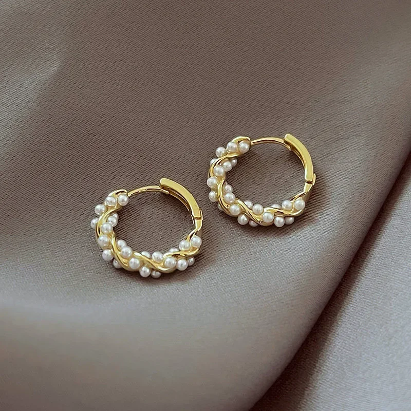 2023 New Korean Round Shape Pearl Hoop Earrings For Women Sweet Gold Color Ball Jewelry Fashion Brincos Custom Jewelry