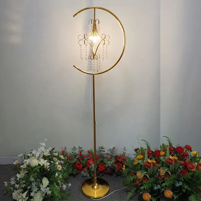 Wedding street guide lamp wrought iron electroplating can lift French palace lamp wedding props stage arrangement Chinese