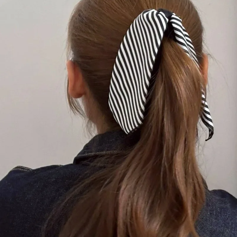 

Fashion Striped Scarf Hair Clips Women Black White Bowknot Claw Clips Banana Barrettes High Ponytail Holder Hair Accessories 1Pc