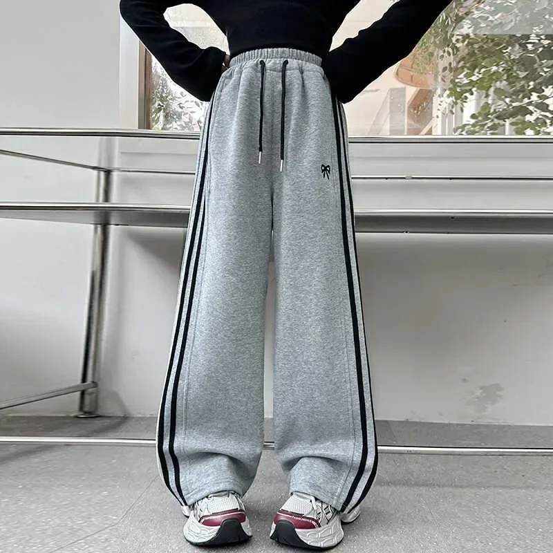 RAISE YOUNG 4-14 Jahre Mädchen-Sweathose mit Seitenstreifen, Junior-Sporthose mit Elastischem Bund, Schulmädchen-Gerade Hose mit Hundemotiv – Detail 16
