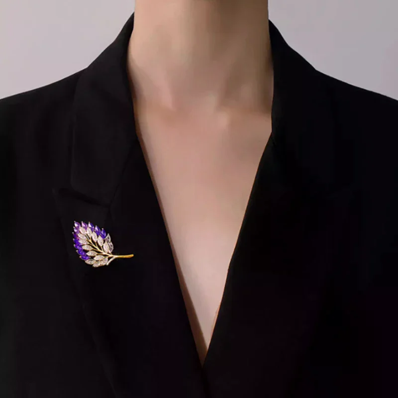 Fashion Shiny Hollowed Out Leaves Brooch For Women Girls Elegant Unique Corsage Exquisite Pins Clothing Accessories Gifts